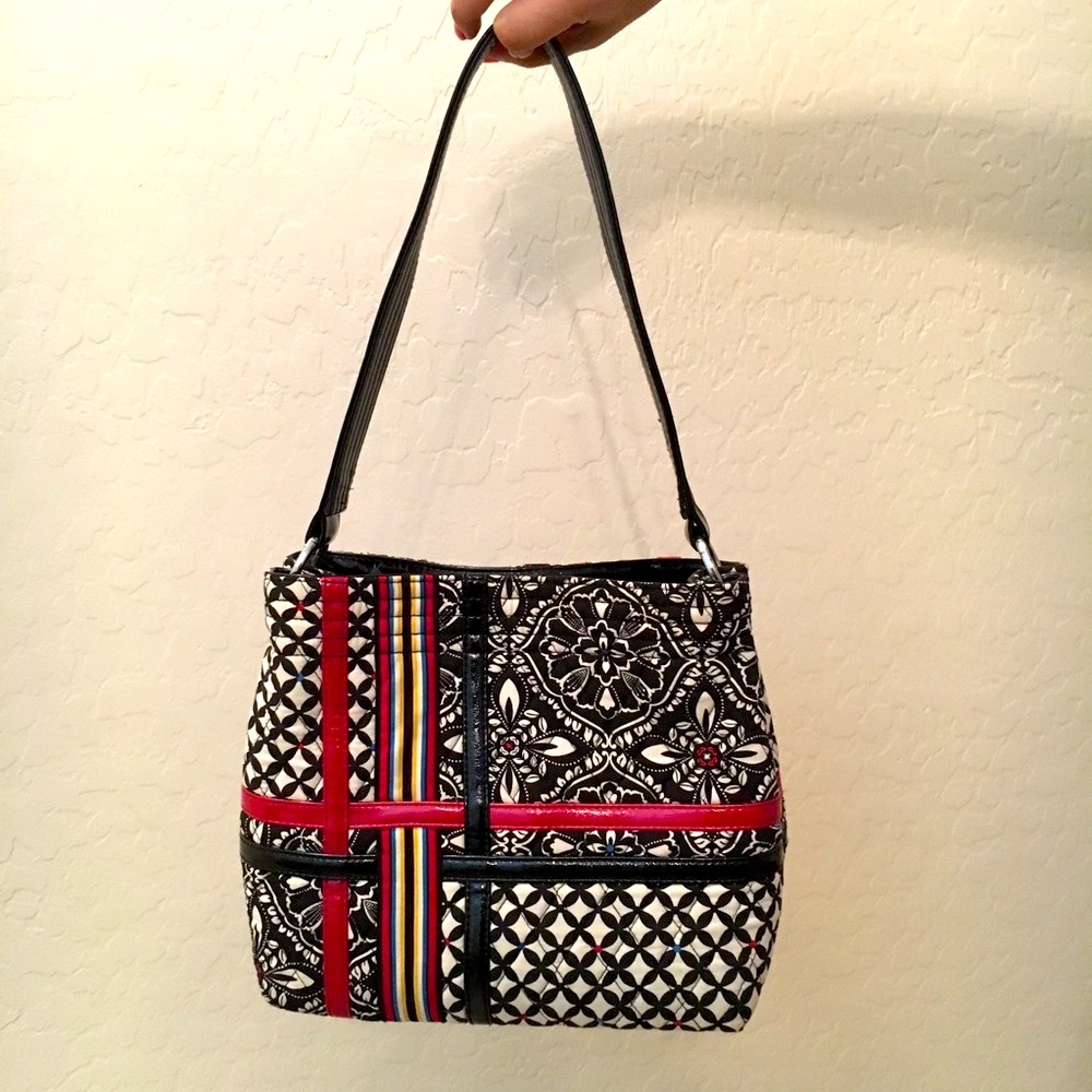 Vera Bradley retired Barcelona pattern, Black white and  Red, BW medallion. HTF